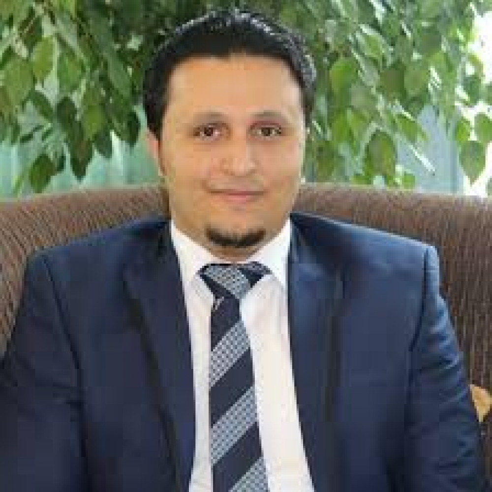 مستشار وزير الاعلام اليمني  يكشف عن  مؤامرات خطيرة تنفذها الإمارات فى محافظة سقطرى